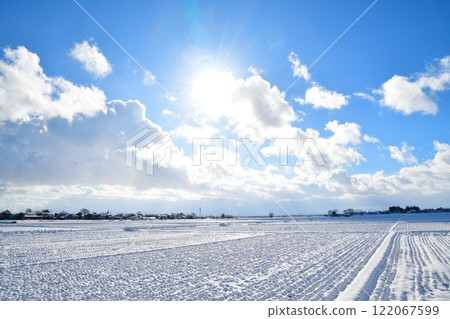 雪的越後平原（新潟縣） 122067599