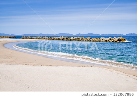 <Tottori Prefecture> Kaike Coast and blue skies in winter March <Tottori Prefecture> Kaike Coast and blue skies in winter March 122067996