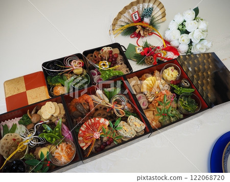 2025, wife's home-cooked meals, osechi, New Year's Day, family get-togethers, returning home, Japanese traditions, happy family 122068720
