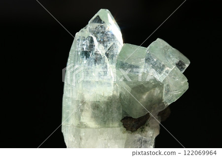 Green apophyllite / apophyllite Green apophyllite / apophyllite 122069964