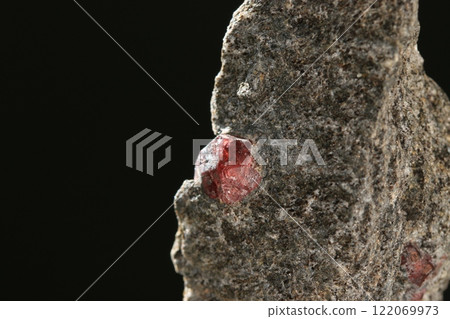 石榴石與主岩/石榴石 石榴石與主岩/石榴石 122069973