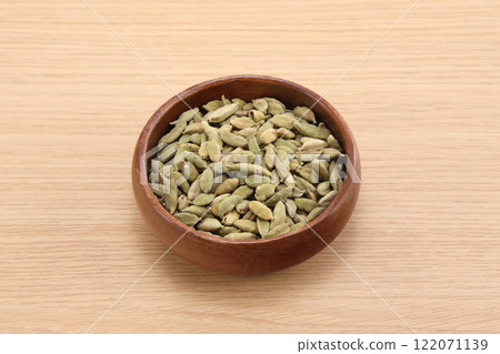 cardamom 122071139