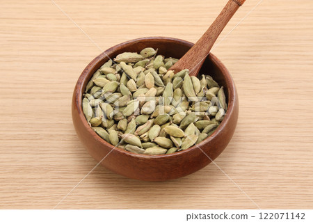 cardamom cardamom 122071142