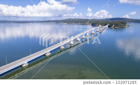 無人機 | 2020 年能登半島地震後,橫跨七尾灣、連接和倉溫泉和能登島的能登島大橋鳥瞰圖 無人機 | 2020 年能登半島地震後,橫跨七尾灣、連接和倉溫泉和能登島的能登島大橋鳥瞰圖 122071285