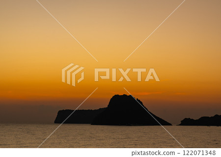 Nature beautiful Light Sunset or sunrise over sea,Colorful light majestic scenery Sky with Amazing clouds and waves in sunset sky wonderful light cloud background Nature beautiful Light Sunset or sunrise over sea,Colorful light majestic scenery Sky with Amazing clouds and waves in sunset sky wonderful light cloud background 122071348