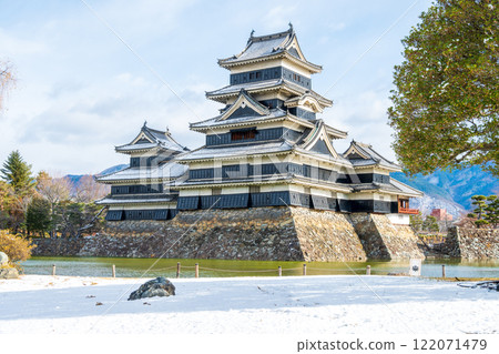 Matsumoto Castle in winter covered in snow in Matsumoto City, Nagano Prefecture 122071479