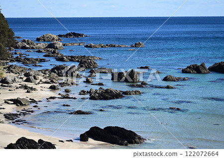 Oginohama Beach, where the emerald green sea spreads out Oginohama Beach, where the emerald green sea spreads out 122072664