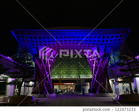 Illumination of the symbolic Tsuzumimon Gate at the east exit of Kanazawa Station in Kanazawa City, Ishikawa Prefecture 122073233