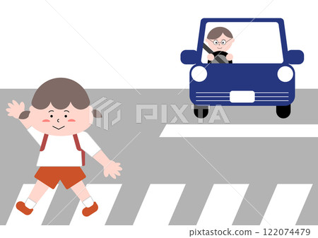 女孩和汽車穿過人行橫道 122074479