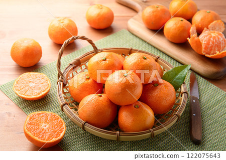 Mandarin oranges (January 2025) 122075643
