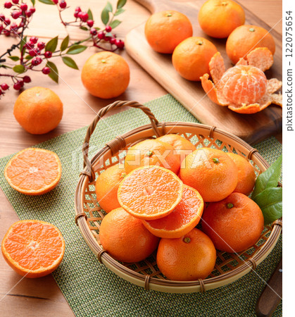 Mandarin oranges (January 2025) Mandarin oranges (January 2025) 122075654