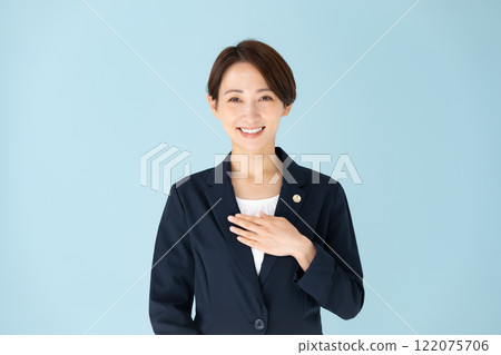 Female lawyer, leave it to us 122075706