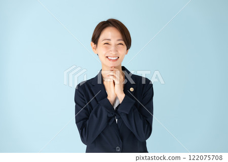 Female lawyer, leave it to us 122075708
