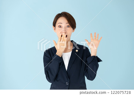 女律師驚訝 122075728