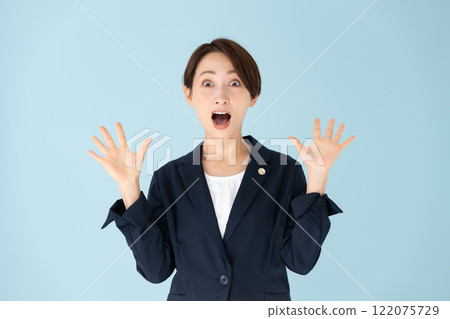 女律師驚訝 122075729