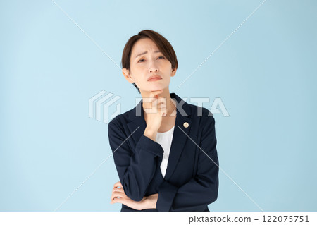 Female lawyer worries 122075751