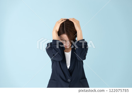 Female lawyer panic Female lawyer panic 122075785