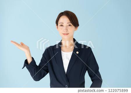 女律師手牽手 122075899