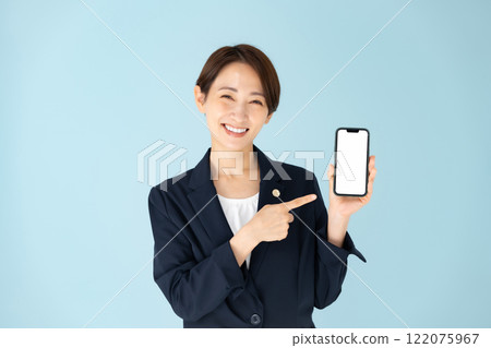 Female lawyer smartphone 122075967
