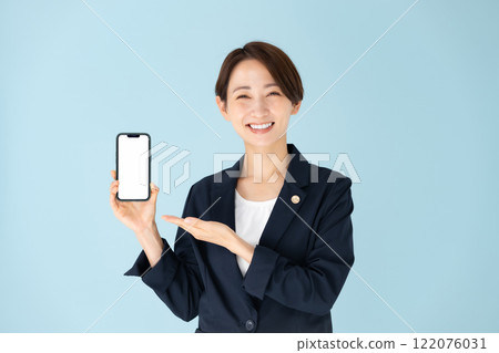 Female lawyer smartphone Female lawyer smartphone 122076031