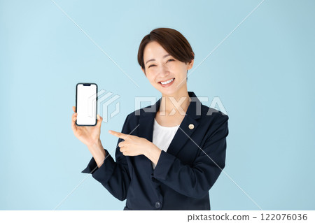 Female lawyer smartphone 122076036