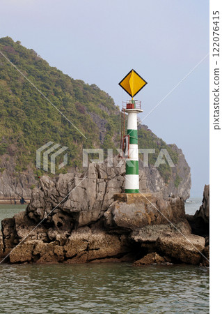 Lighthouse in Ha Long bay, Vietnam 122076415