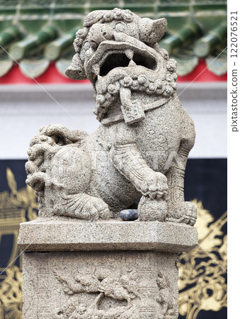 Chinese lion at the entrance of a temple Chinese lion at the entrance of a temple 122076521