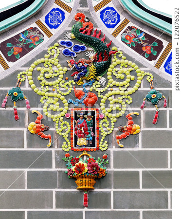 Decoration of a Vietnamese temple Decoration of a Vietnamese temple 122076522
