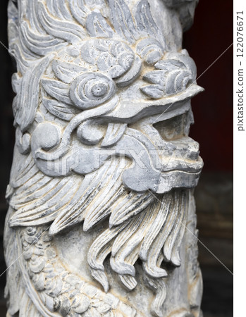 Dragon decoration in Imperial Palace in Hue, Vietnam 122076671