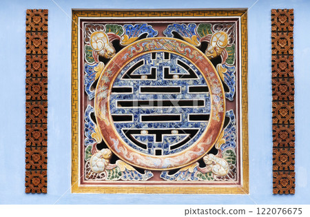 Chinese longevity symbol made of ceramic 122076675