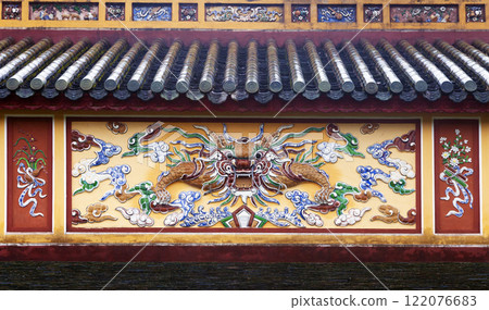 Dragon decoration in Imperial Palace in Hue, Vietnam 122076683
