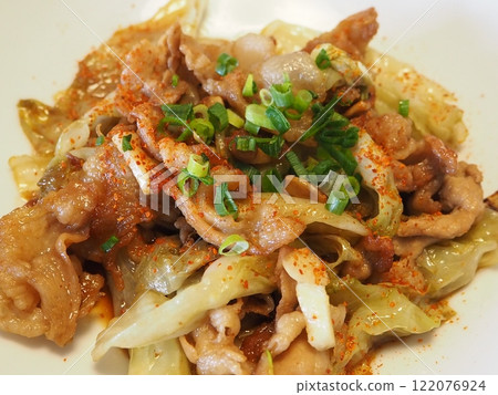 Stir-fried vegetables, wife's home-cooked food, dinner at home, happy family Stir-fried vegetables, wife's home-cooked food, dinner at home, happy family 122076924