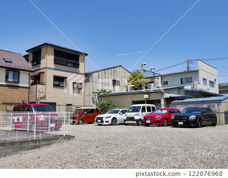 未鋪砌的停車場 122076968