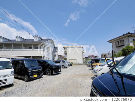 未鋪砌的停車場 122076970