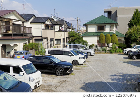 未鋪砌的停車場 122076972