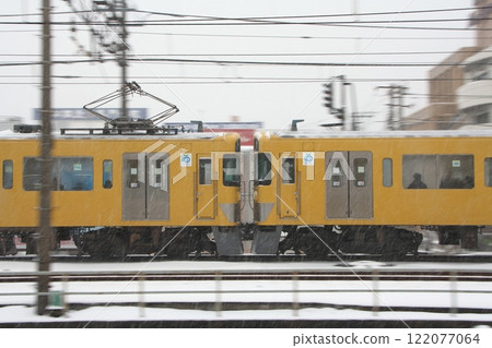 [SS] Seibu Shinjuku Line 2000 series train in winter (local train - 8 cars) 122077064