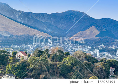 別府溫泉蒸氣、市區和山脈 122078394