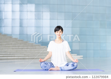 yoga     122079984