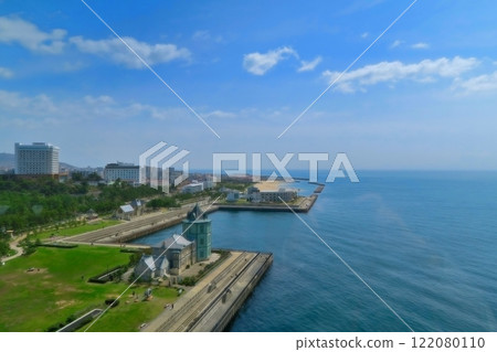 View from the observation deck of the Maiko Marine Promenade under the Akashi Kaikyo Bridge, Kobe, Hyogo Prefecture (2) View from the observation deck of the Maiko Marine Promenade under the Akashi Kaikyo Bridge, Kobe, Hyogo Prefecture (2) 122080110