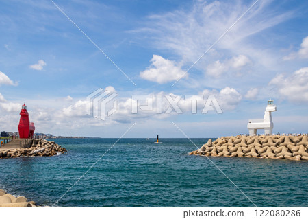 Horse-shaped Lighthouse in Jeju Island, Korea 122080286