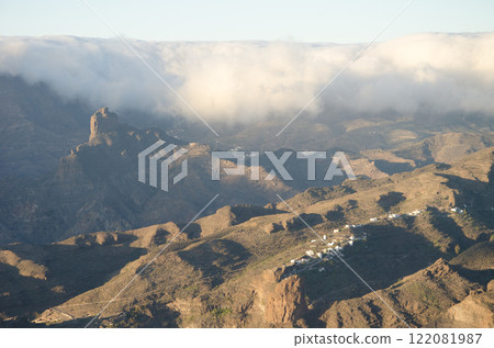 Landscape in the center of Gran Canaria. 122081987