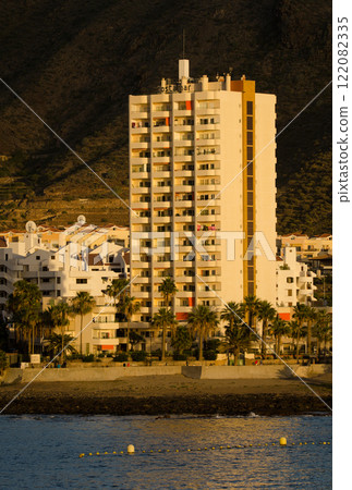 Apartment building in Los Cristianos. 122082335