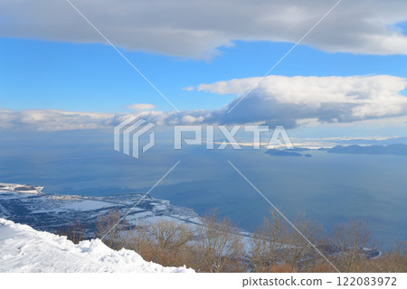 Shiga Prefecture in mid-winter as seen from Lake Biwa Valley Shiga Prefecture in mid-winter as seen from Lake Biwa Valley 122083972