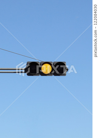 Traffic light yellow 122084030