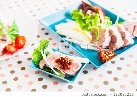 煮豬肩肉配辣味噌 煮豬肩肉配辣味噌 122085236