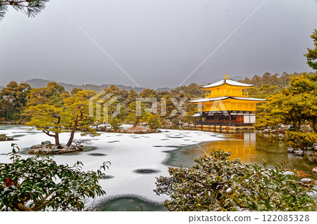 雪中的金閣寺⑤ 122085328