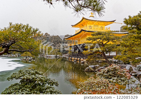 雪中的金閣寺④ 122085329