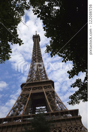 The Eiffel Tower, a landmark of Paris 122086556