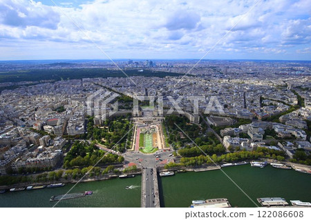 Palais de Chaillot and Trocadero Square from the Eiffel Tower Palais de Chaillot and Trocadero Square from the Eiffel Tower 122086608