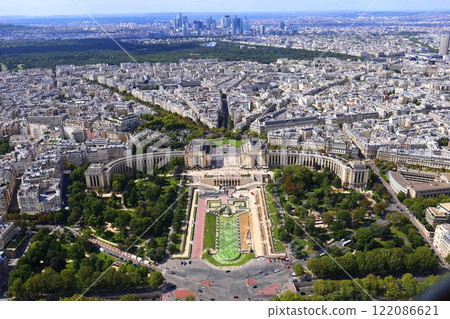 Palais de Chaillot and La Défense from the Eiffel Tower 122086621